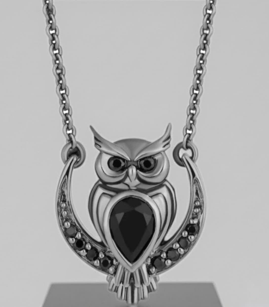 Disney Treasures Hocus Pocus Black Onyx & Diamond Owl Necklace 1/10 ct tw Black - Image 1