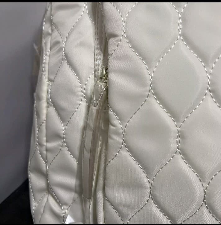 Bella Russo Quilted 17.7" Weekender Duffle Travel Bag Cream White w/Dustbag NWT - Thumbnail 5