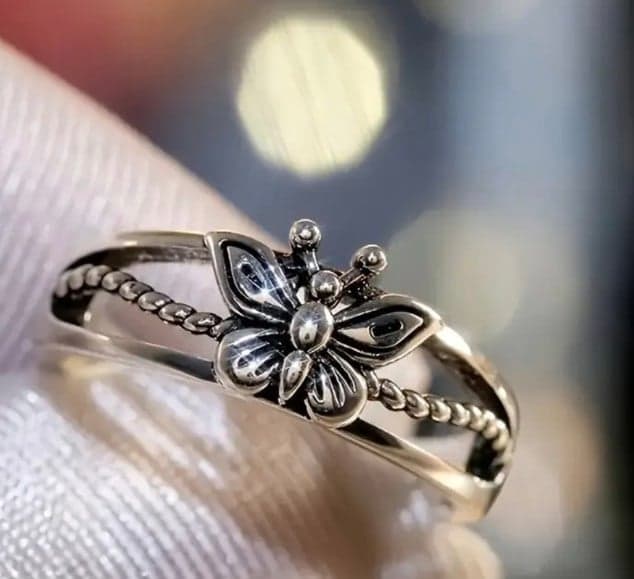 Butterfly ring brand new - Thumbnail 5