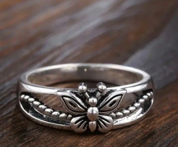 Butterfly ring brand new - Image 1