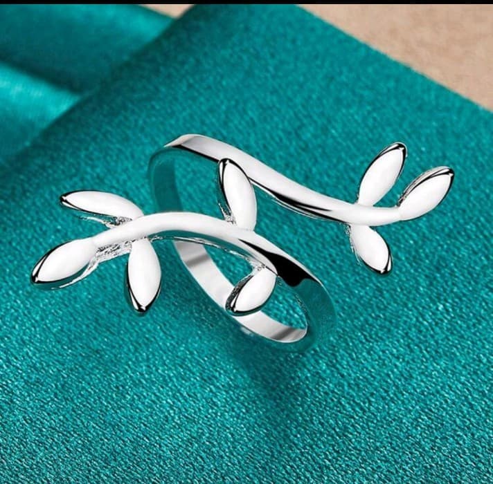 Elegant Silver Leaf Ring - Thumbnail 5