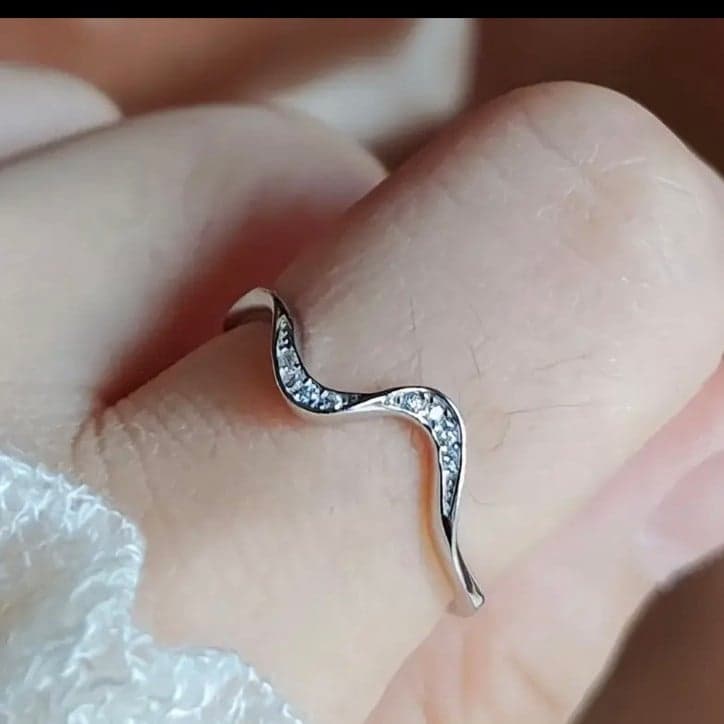 Silver Curved Band Ring with Sparkling Stones - Thumbnail 4