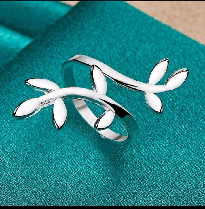 Elegant Silver Leaf Ring - Thumbnail 8