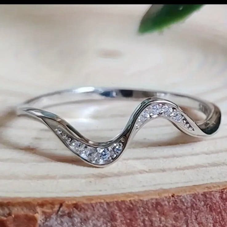 Silver Curved Band Ring with Sparkling Stones - Thumbnail 2