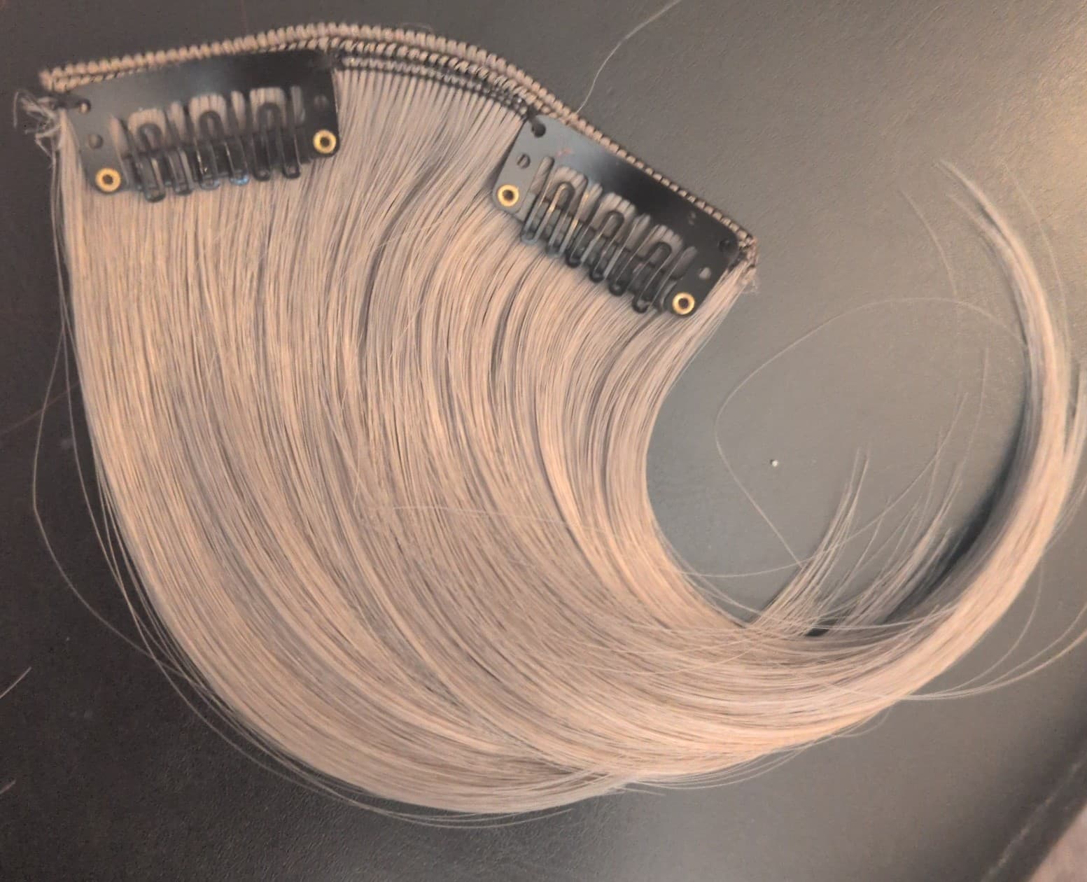 Hot topic space grey clip in bang Hair extension - Thumbnail 4