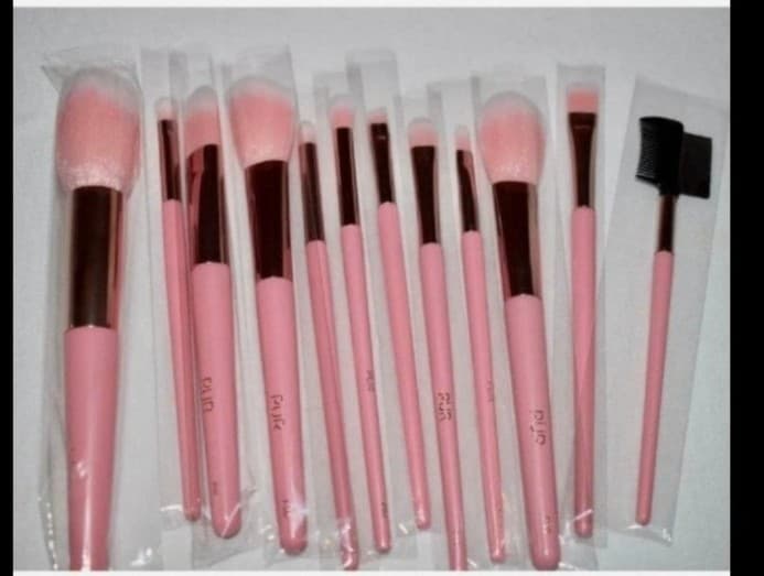 PÜR Pink Makeup Brush Set with Case - Thumbnail 3