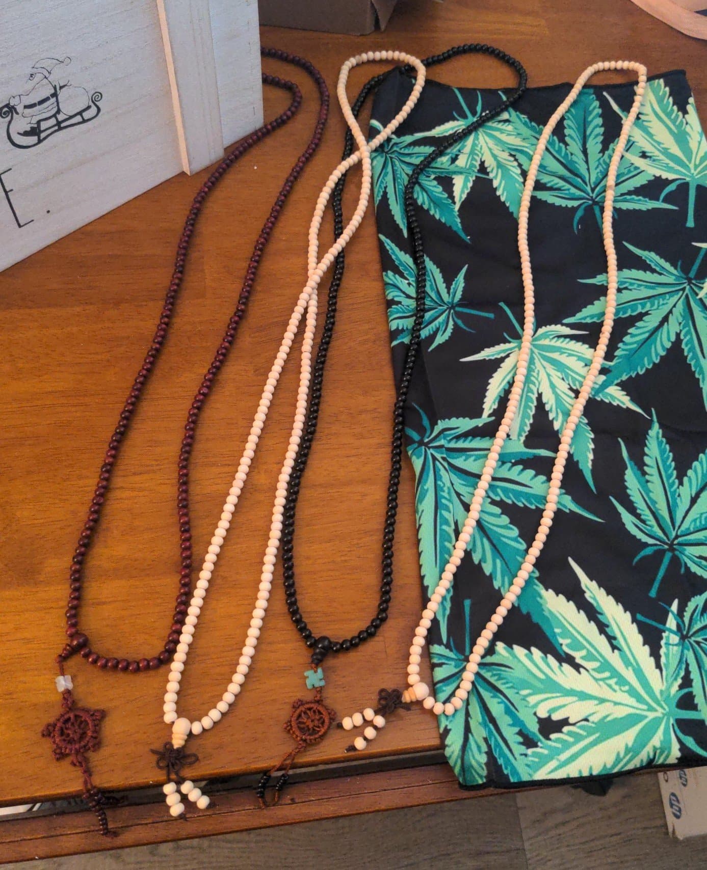 Marijuana leaf multi use scarf/bandana and 4 sets of beaded necklaces - Thumbnail 2