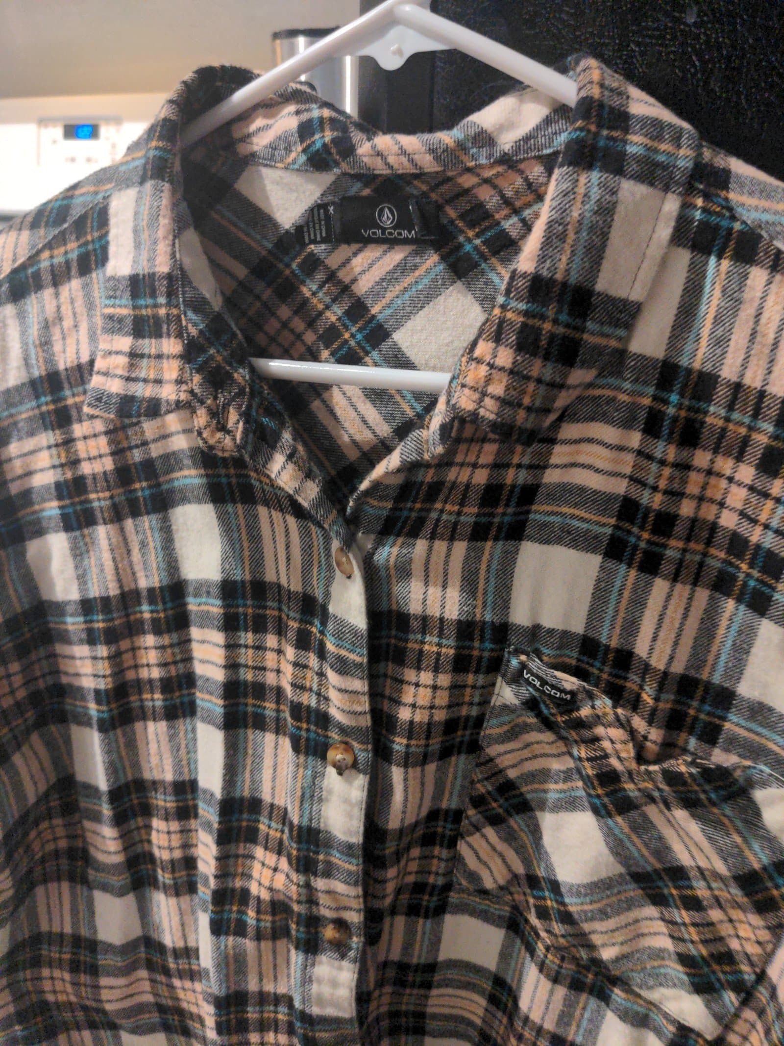 Volcom flannel size large plaid to meet you - Image 1