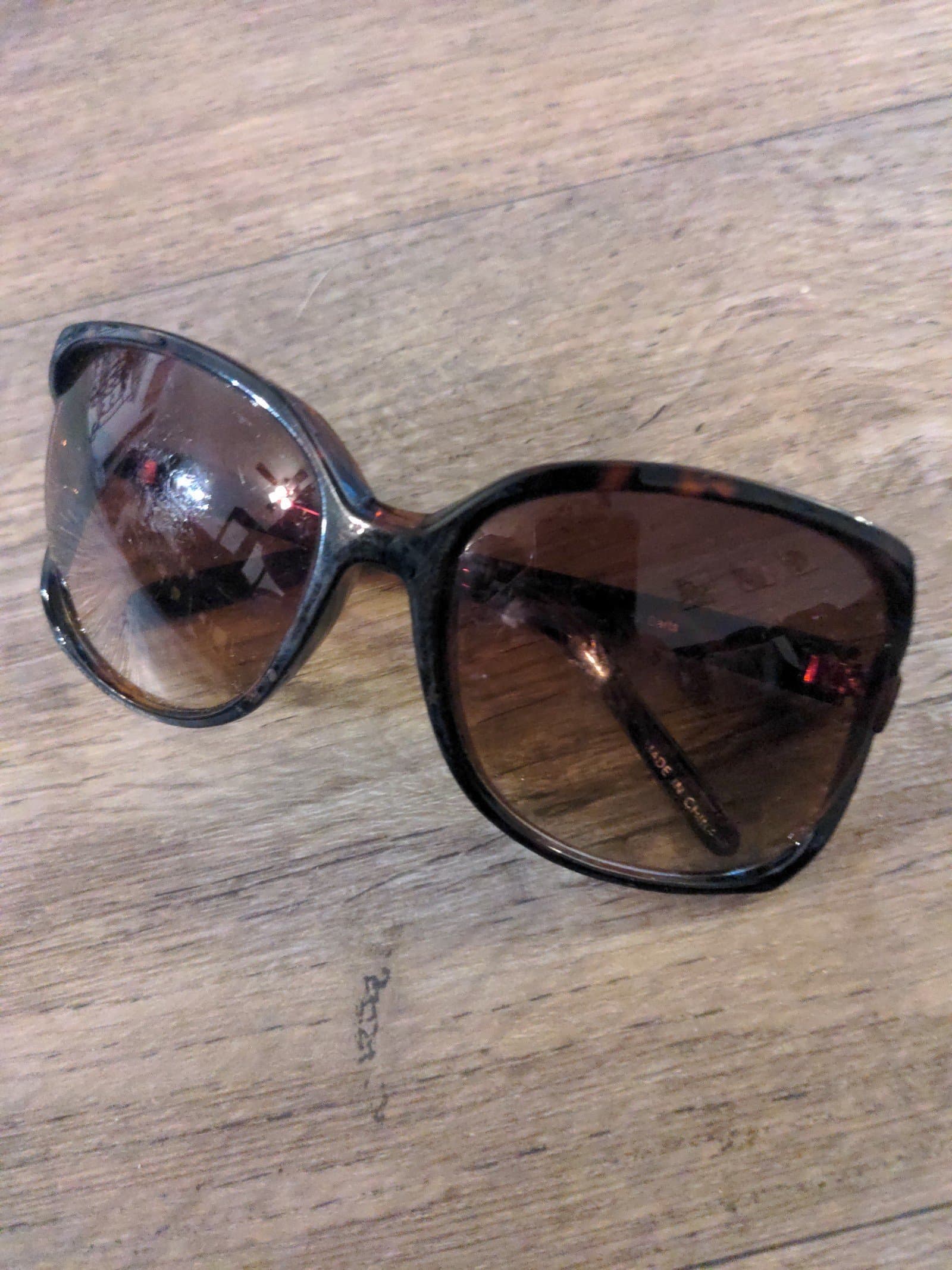 Sunglasses lot - Thumbnail 3