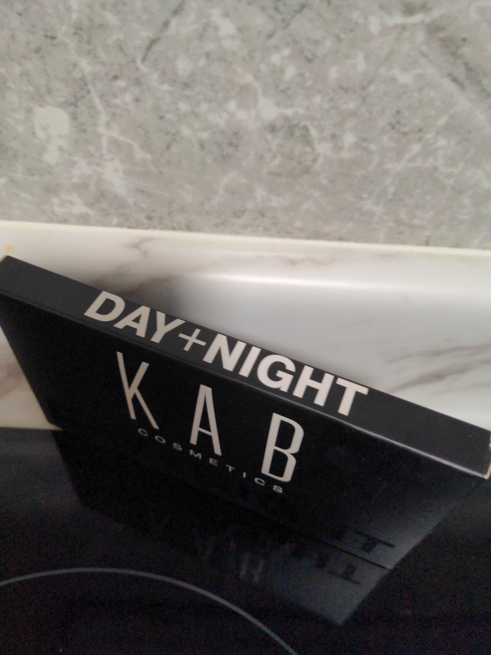 KAB cosmetics day and night eyeshadow palette - Thumbnail 2