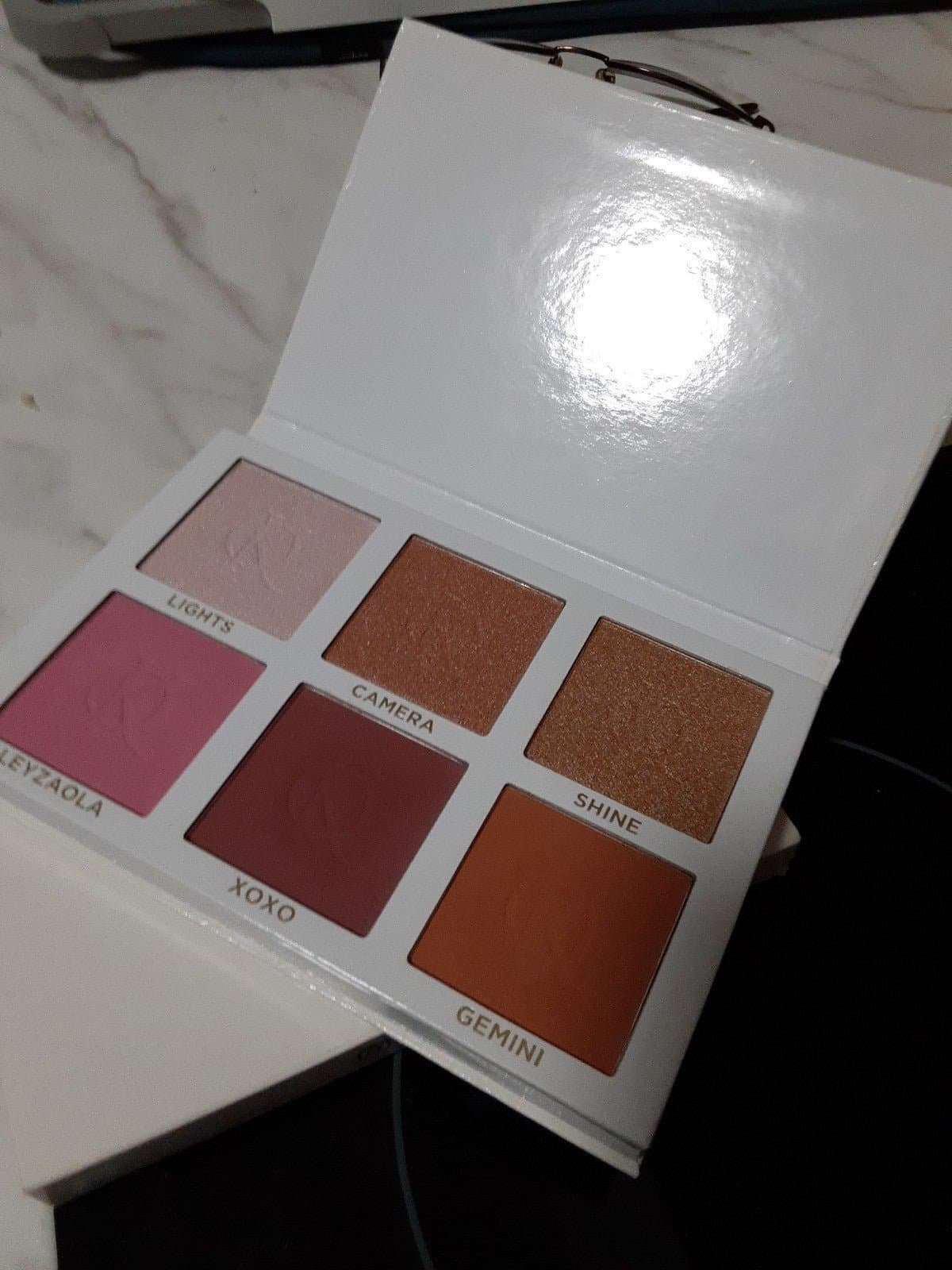 Kenya Ontiveros Blush and shine kit - Thumbnail 5