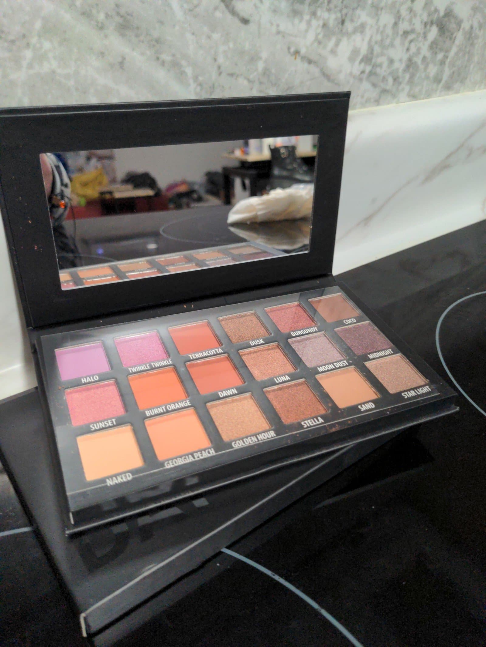 KAB cosmetics day and night eyeshadow palette - Thumbnail 4