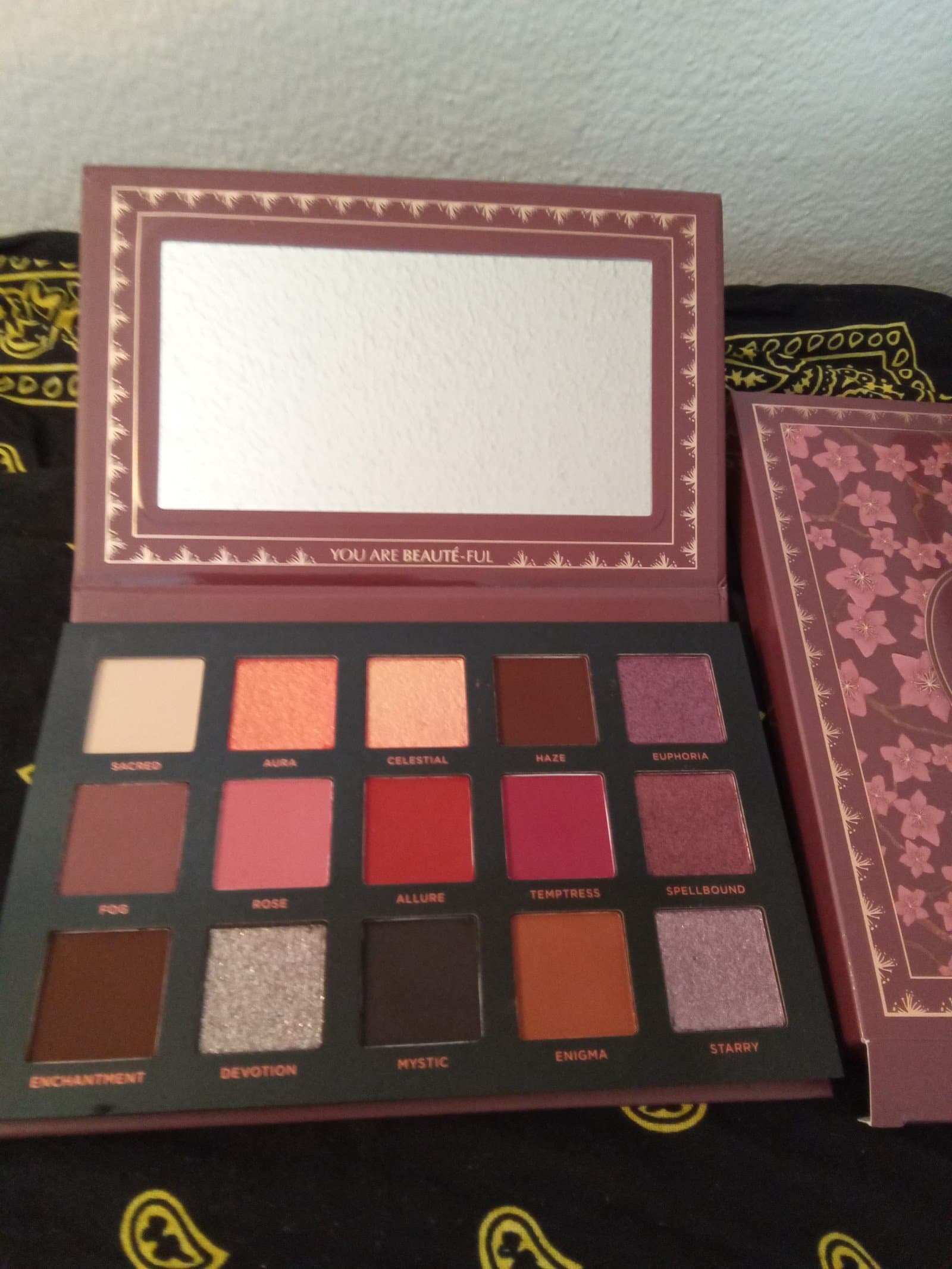 Ace Beautè Mystic Romance eyeshadow palette 15 colors - Thumbnail 2