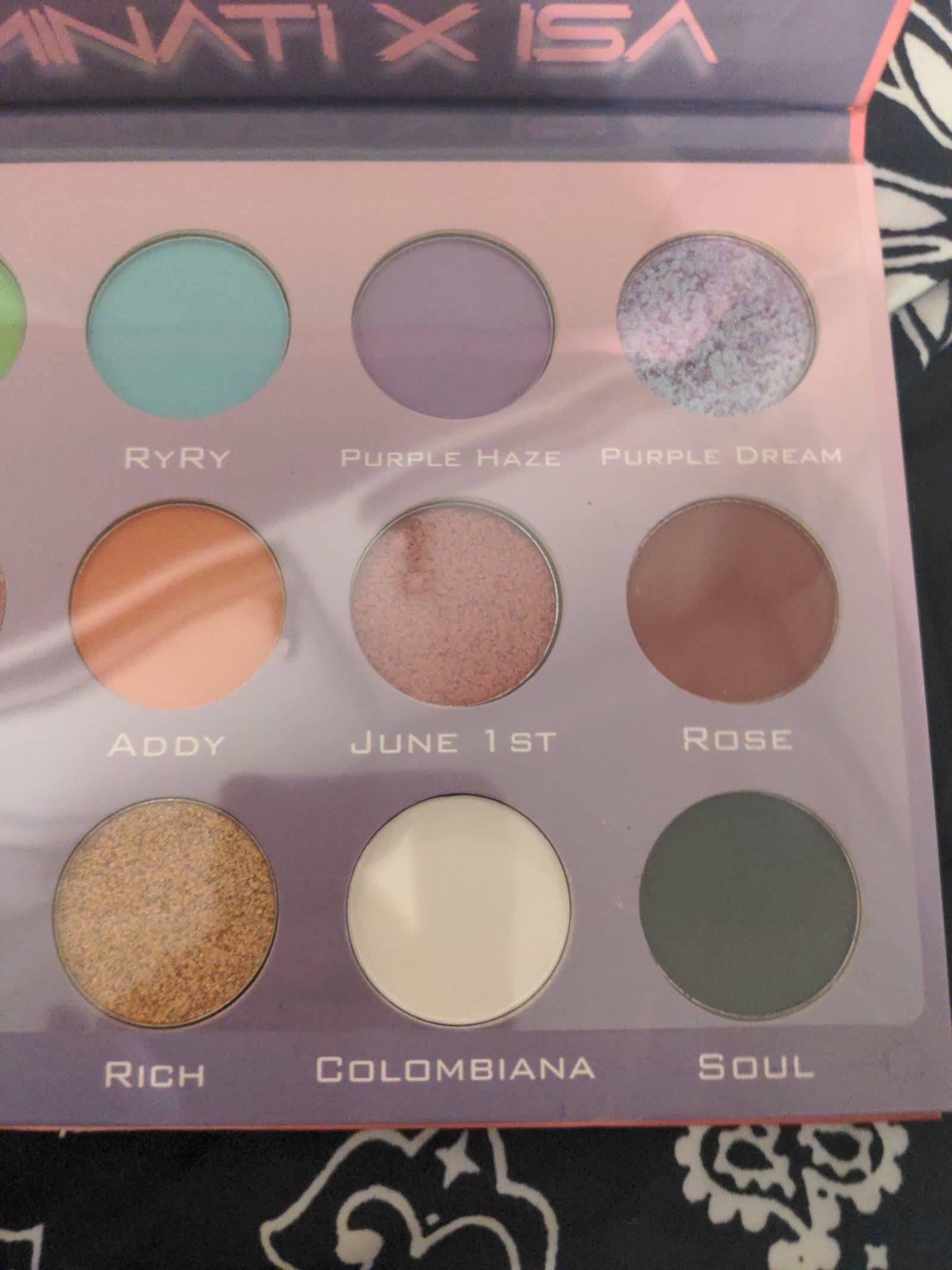 Illuminati x isa eyeshadow palette - Thumbnail 3