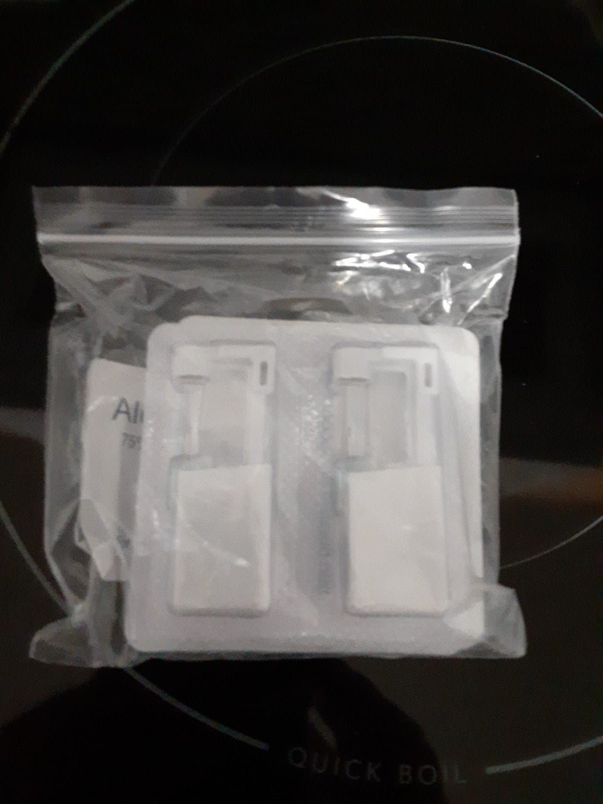 4 disposable ear piercing units diamond studs - Image 1