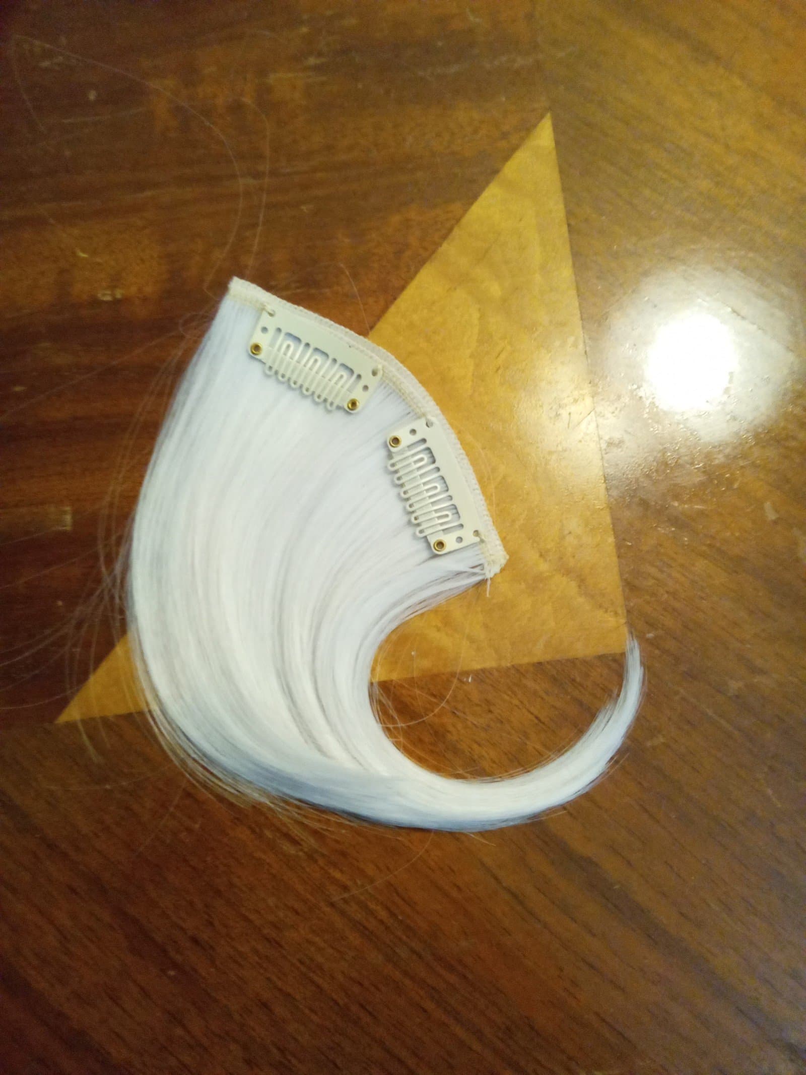 Soft white clip N bangs brand new never use - Thumbnail 2