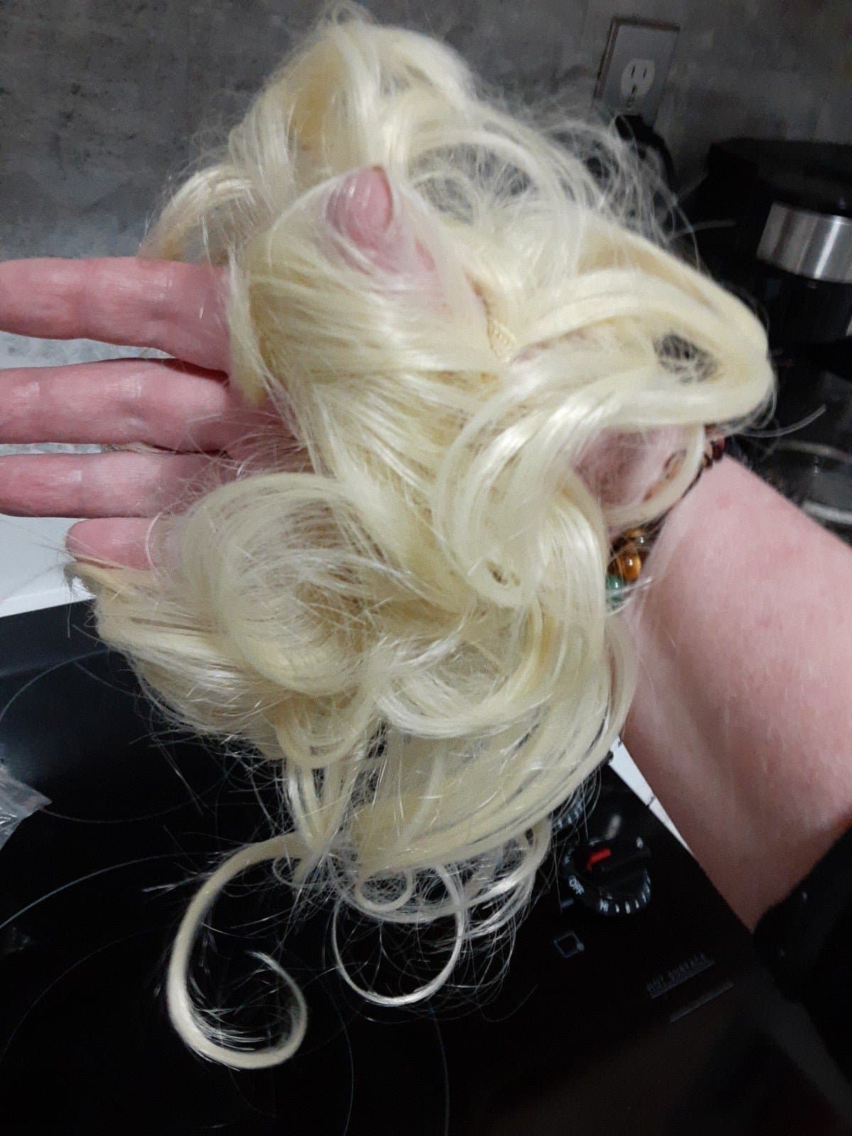 Blonde hair peice messy hair bun - Thumbnail 3