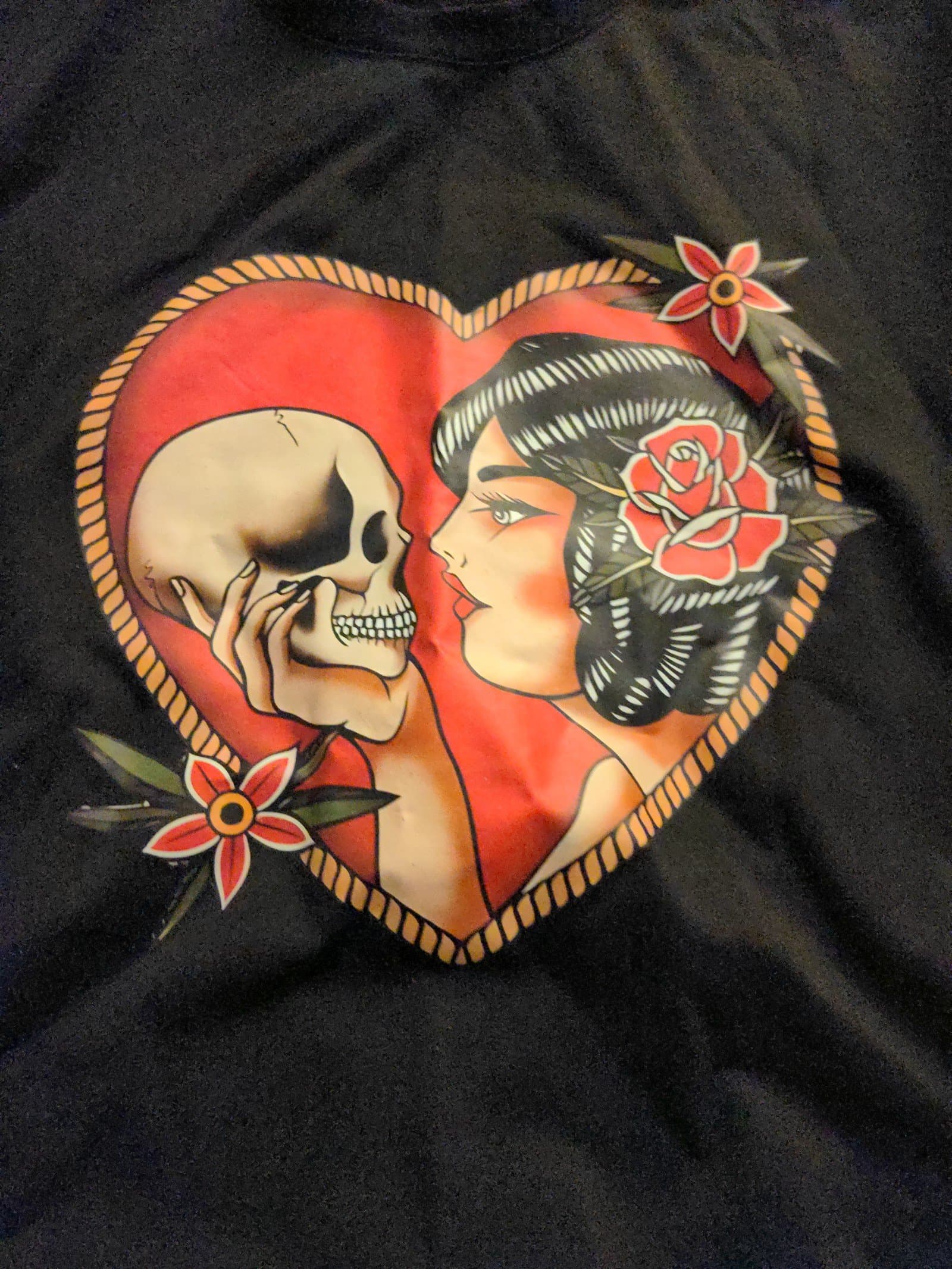 Black tee with lady with rose in her hair holding a skull size Large - Thumbnail 2