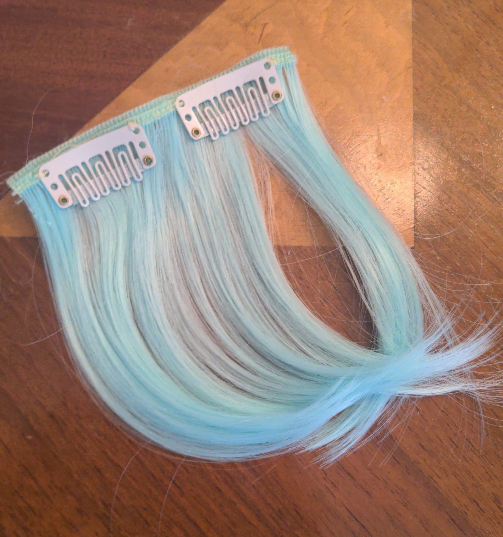 Cotton candy teal clip in bangs - Thumbnail 2