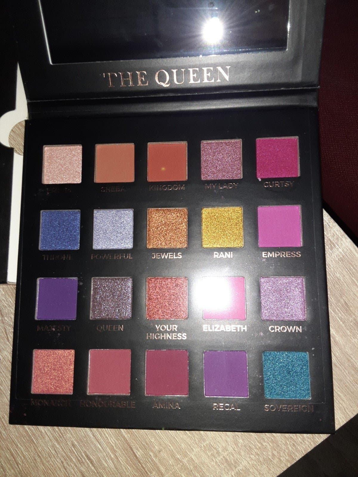 ELOISE The Queen eyeshadow palette - Thumbnail 4