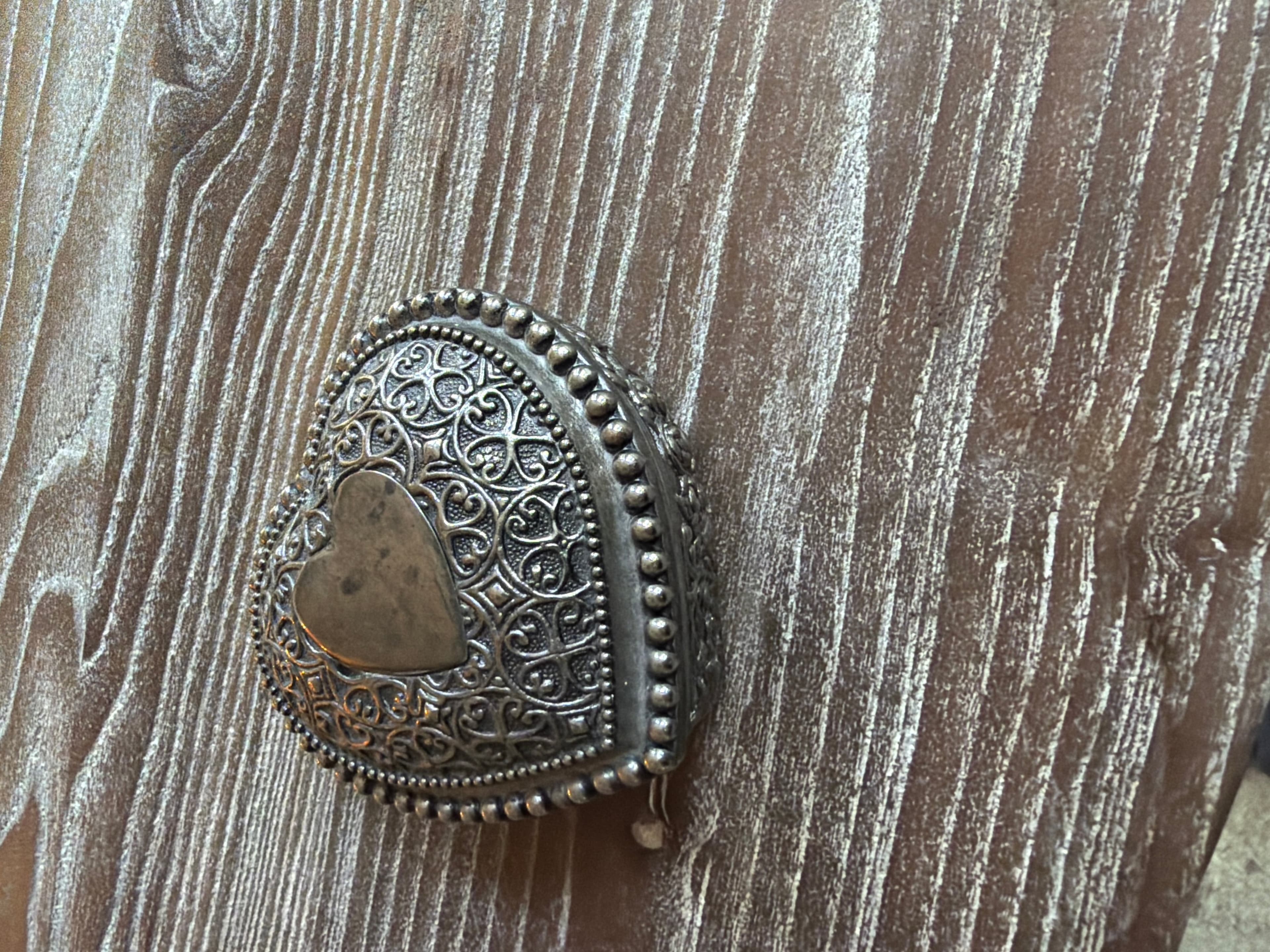 Vintage Silver Heart Shaped Jewelry Box with Intricate Design - Image 1