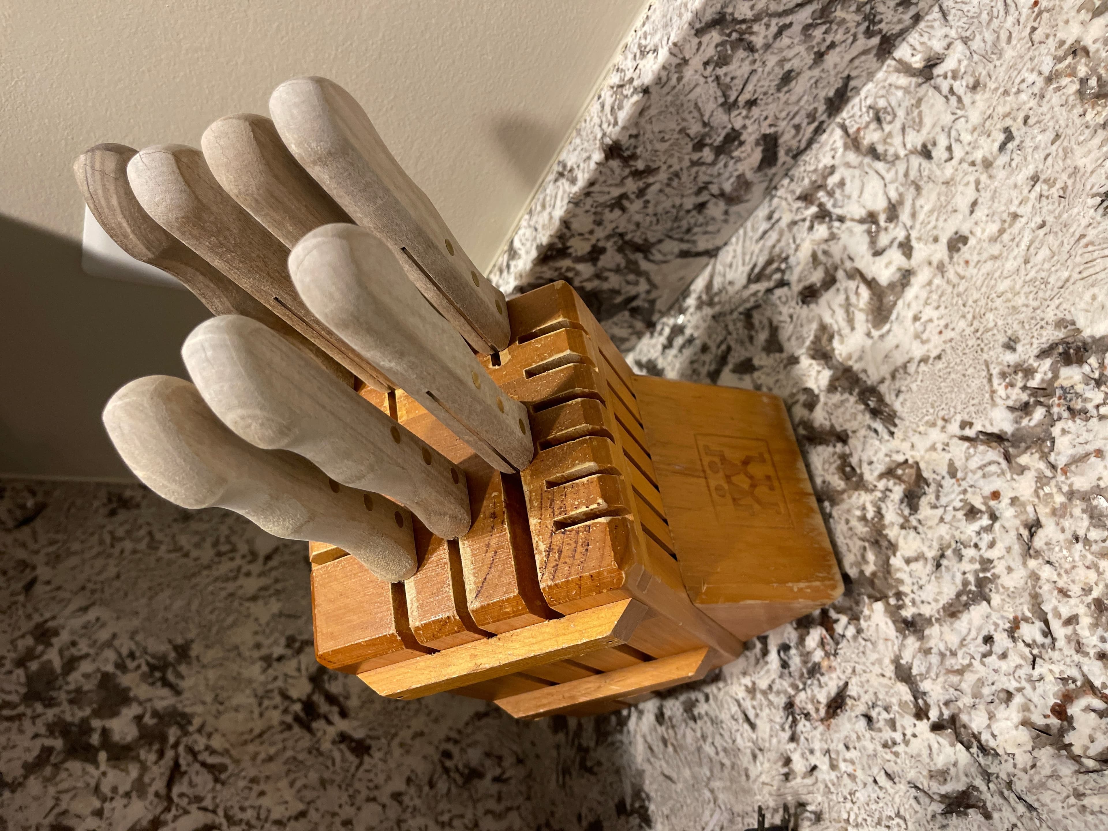 Wooden Knife Block Set with 7 Steak Knives - Image 1
