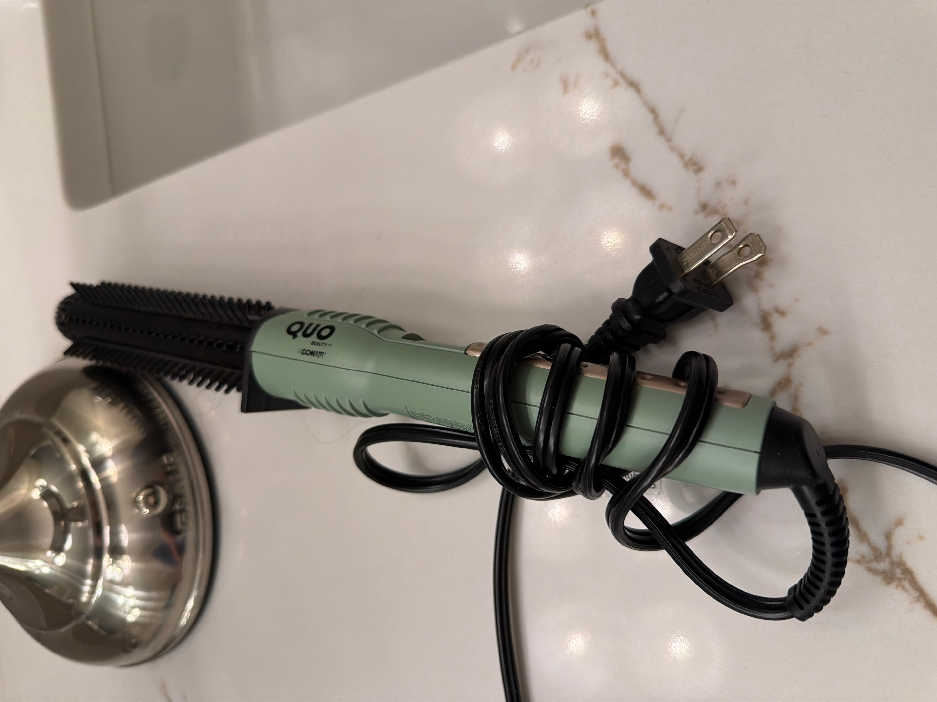 Quo Hair Straightener with Integrated Comb - Mint Green - Image 1