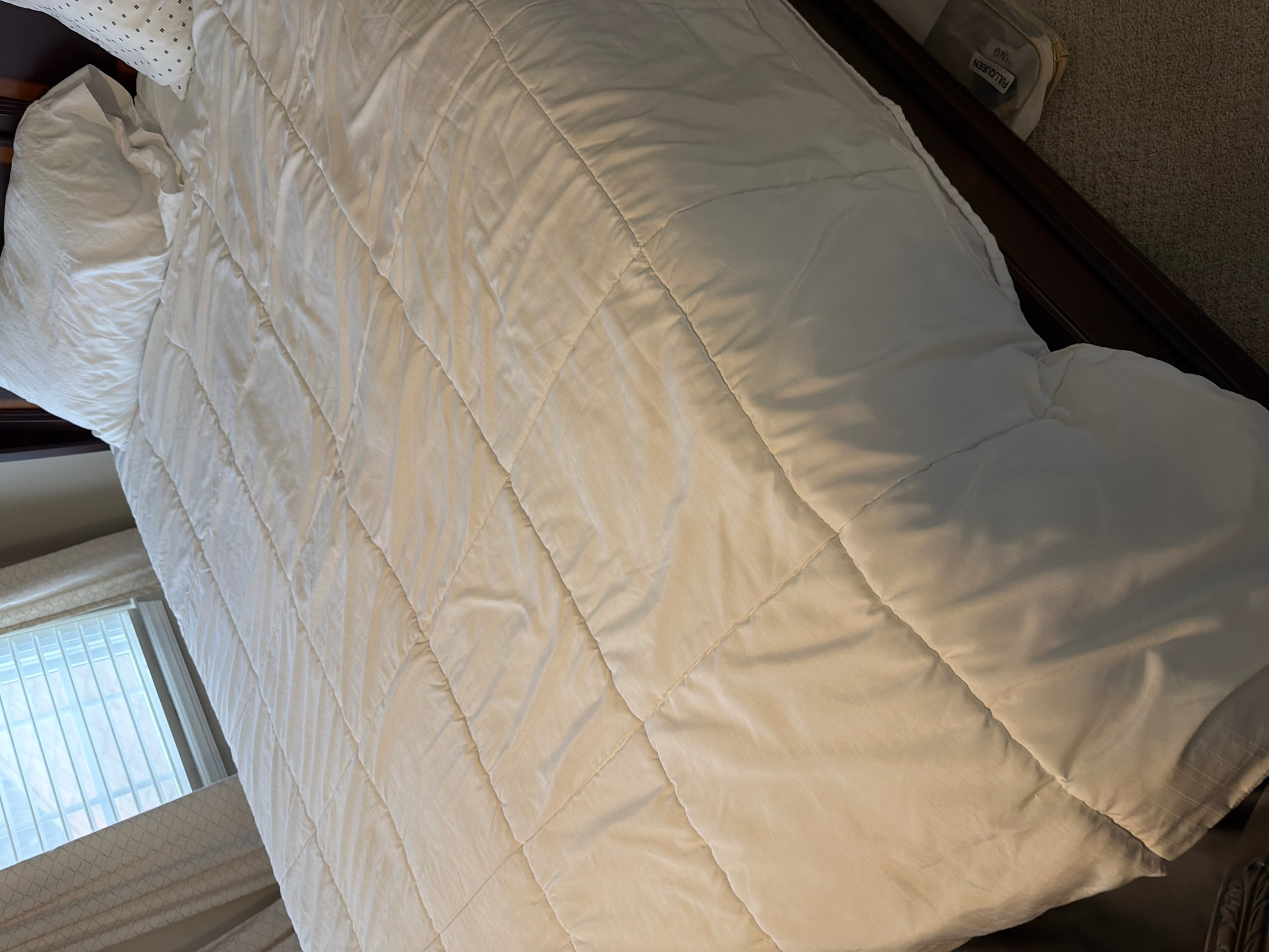 White Down Alternative Comforter king Size - Image 1