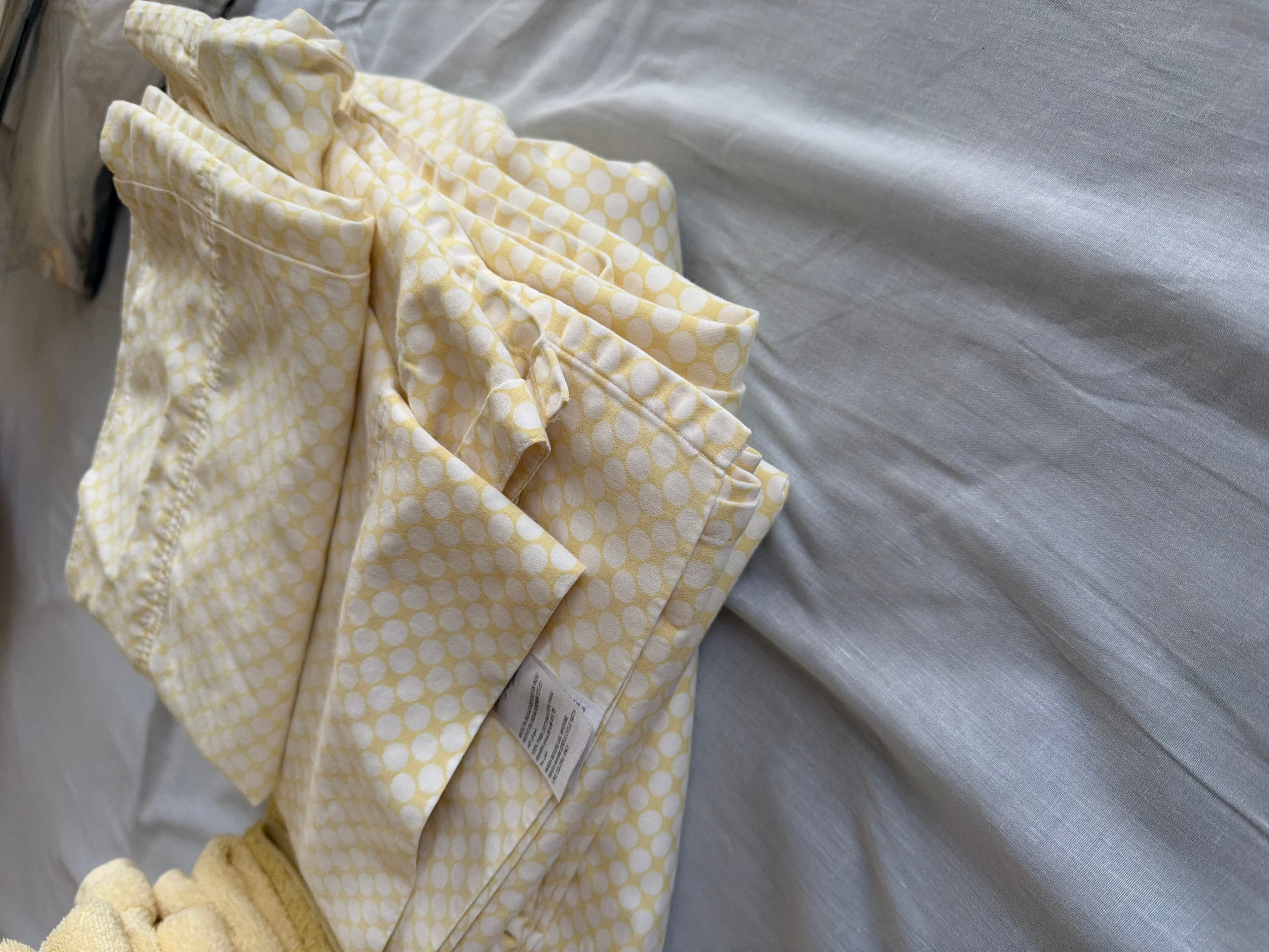 Yellow sheet set - Image 1