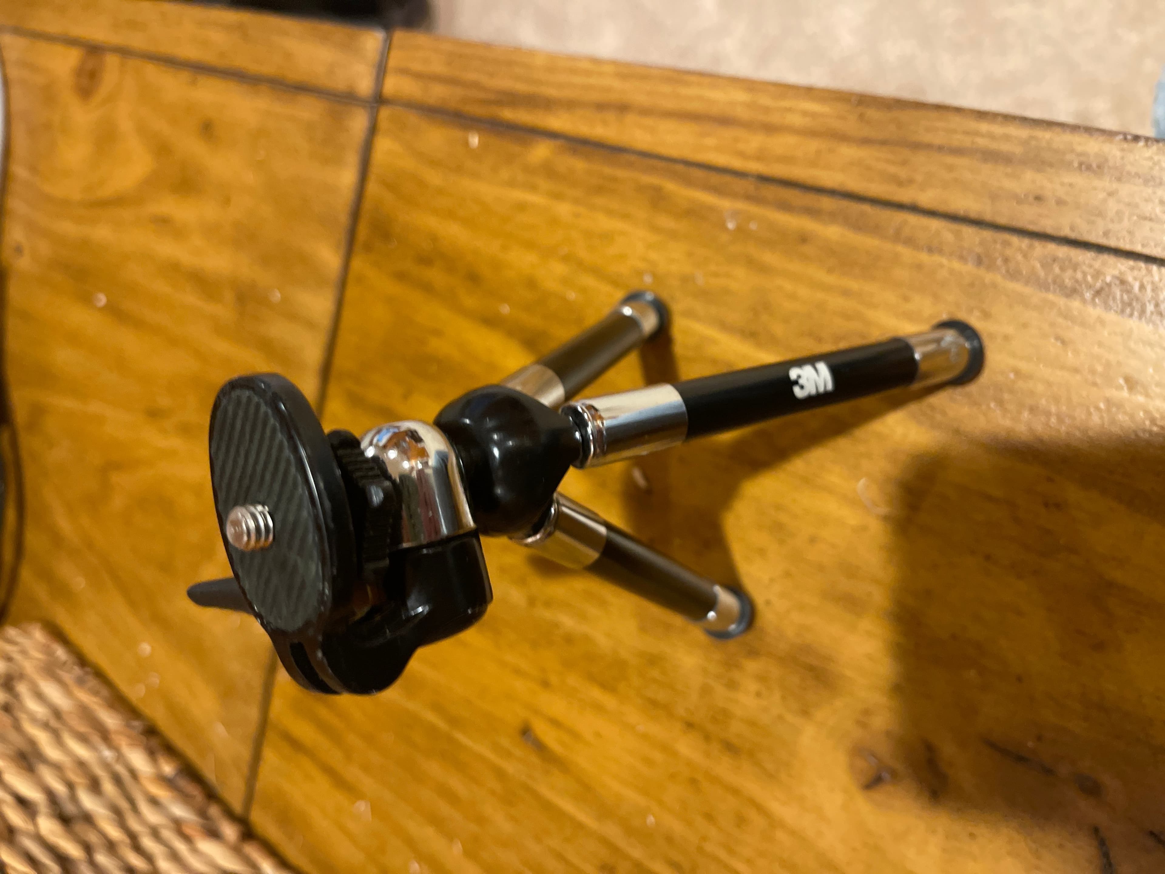 3M Mini Tripod with Adjustable Legs and Quick Release Plate - Image 1