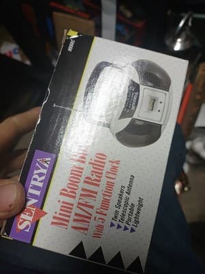 Boombox sentrya AM/FM Radio with 5 function clock mini boombox MBBR2 - Thumbnail 3