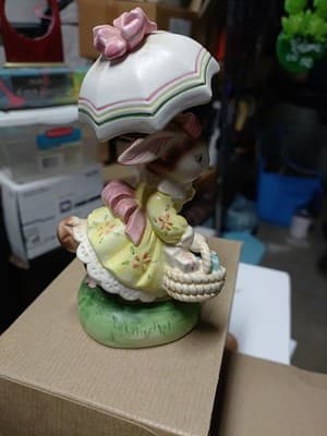 Vintage Avon Cherished Moments " COME RAIN or SHINE" Bunny W/ Umbrella - Thumbnail 4