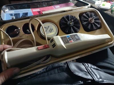 Vintage GE Shoe Polisher Model SP2 with brushes and case - Image 1