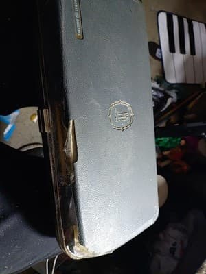 Vintage GE Shoe Polisher Model SP2 with brushes and case - Thumbnail 6