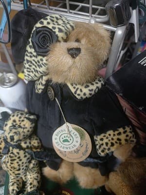 The Boyds Collection Balley And Mathew Ornaments And Plush Bears Wearing The... - Thumbnail 2