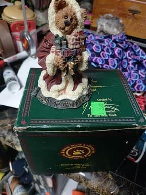 1995 Boyds Bears GHOST OF CHRISTMAS PRESENT NOT TOO LATE. New Open Box - Image 1