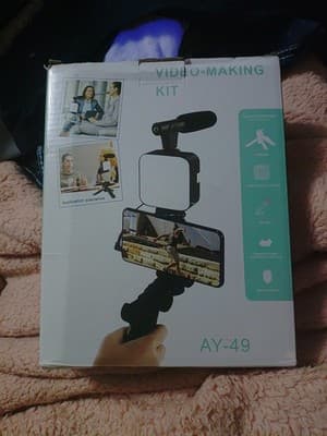 Smartphone Video Vlog Kit LED Fill Light Tripod Microphone Comtroller - Image 1