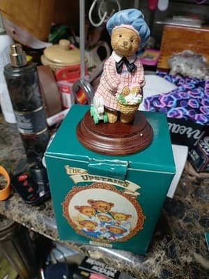 The Upstairs Downstairs Bears: Betsy Sweetcroft - Going Out For Tea - Dept 56 - Image 1