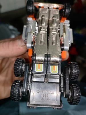 1984 Bandai Transformer - Thumbnail 2