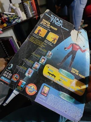 1997 star trek captain jean luc picard. New In Box. Box Is Pretty Banged Up Tho. - Thumbnail 3