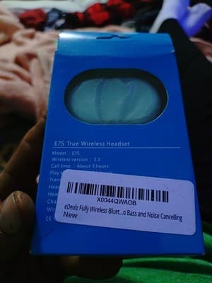 E7S True Wireless Earbuds (Brand New) - Thumbnail 3