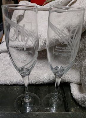 2pc Tastefully Simple 2004 President's Reception "We Can Fly" Champagne Flutes - Image 1