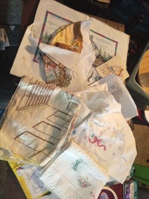 Lot Of Stitching Material, Magazines, Partial Done Project, Learning Material. - Thumbnail 2