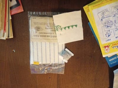 Lot Of Stitching Material, Magazines, Partial Done Project, Learning Material. - Thumbnail 6