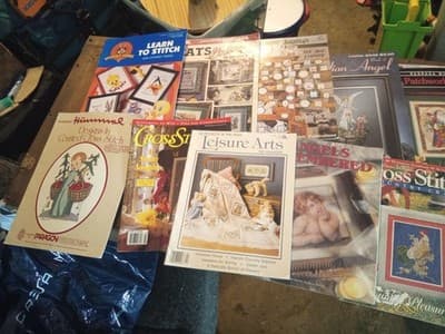 Lot Of Stitching Material, Magazines, Partial Done Project, Learning Material. - Thumbnail 12