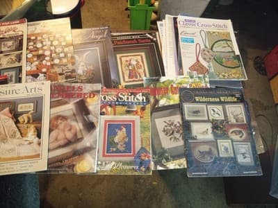 Lot Of Stitching Material, Magazines, Partial Done Project, Learning Material. - Thumbnail 13