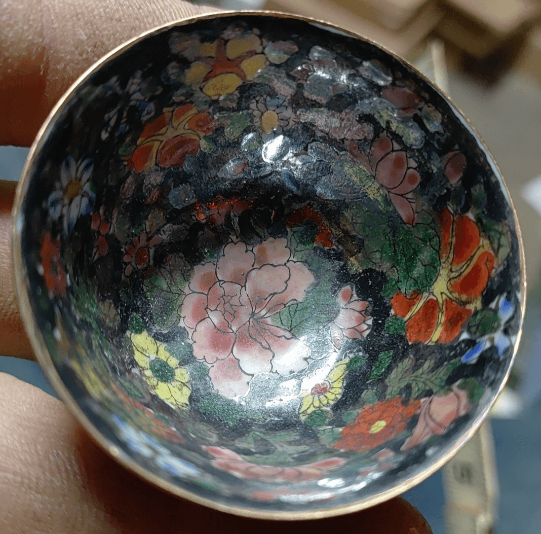 An early imperial Chinese Rose medallion bowl - Image 1