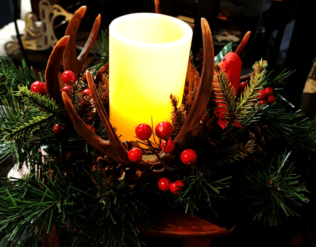 Vintag Holiday Light Up Table Top Centerpiece: \Bird \Pinecones \Antlers. - Image 1