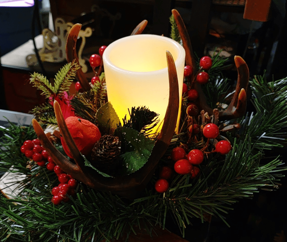 Vintag Holiday Light Up Table Top Centerpiece: \Bird \Pinecones \Antlers. - Thumbnail 2