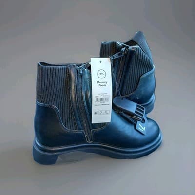 NWT No Boundaries Women's Knit Chelsea Boots Black Memory Foam Size 7.5 NEW - Thumbnail 4